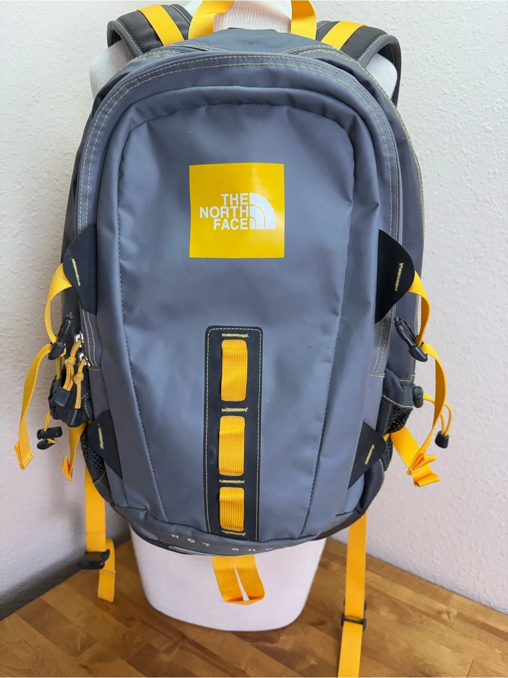 The North Face Hot Shot Backpack Grey Yellow Laptop Daypack T196
